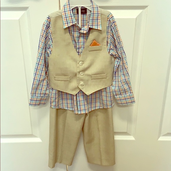 Boys green vest plaid dress shirt outfit 2T 3T 4T NWT Easter suit khaki pants